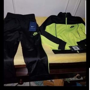 4t Nike sweat suit